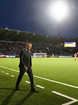 Norrköpings tränare Jan Andersson framför hemmapublikens