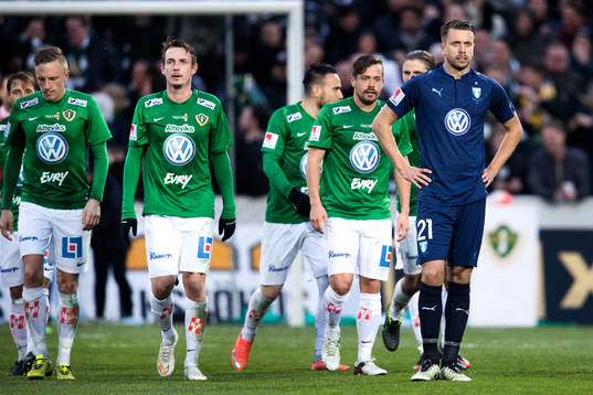 Malmö FFs Kari Arnason deppar