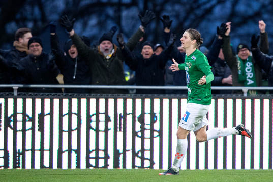 Jönköpings Pawel Cibicki jublar
