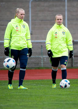 Stina Blackstenius och Tove Almqvist