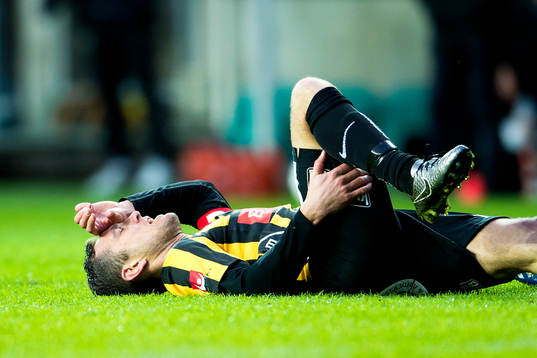 Häckens Martin Ericsson ligger skadad