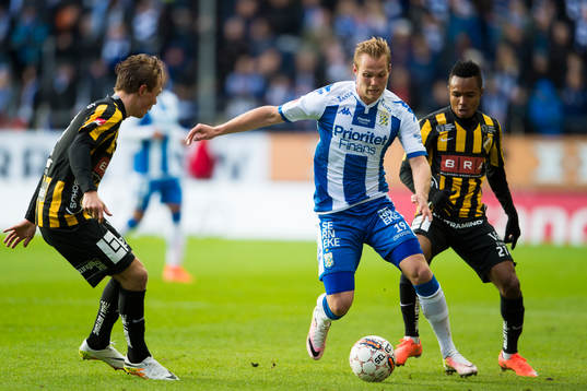 IFK Göteborgs Gustav Engvall och Häckens John Owoeri och