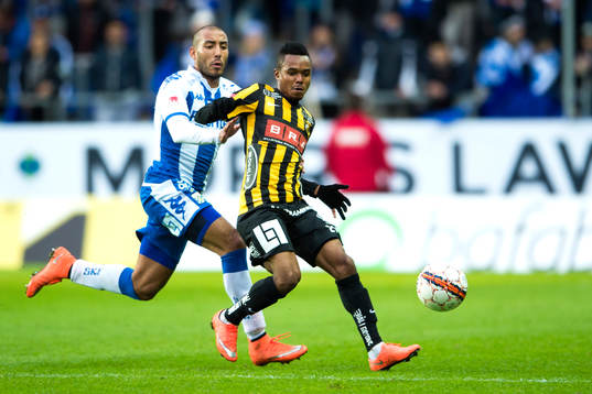 IFK Göteborgs Haitam Aleesami och Häckens Nasiru Mohammed