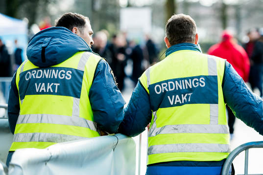 Två ordningsvakter