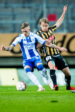 IFK Göteborgs Sören Rieks och Häckens Rasmus Schuller