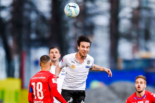 Örebros Nordin Gerzic och Helsingborgs Jordan Larsson och
