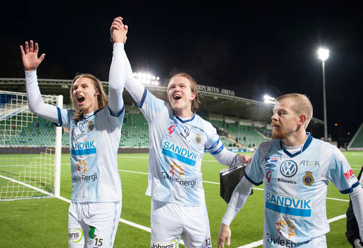 Gefles Anders Bååth, Jacob Hjelte & Jonas Lantto jublar