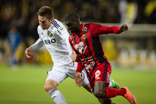 Östersunds Ken Sema mot AIKs Per Karlsson
