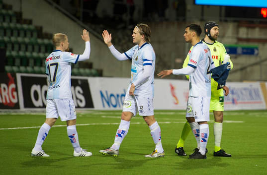 Gefles Anders Bååth jublar med Jonas Lantto