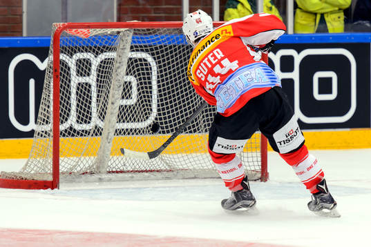 Schweiz Pius Suter gör 3-5 i tom kasse