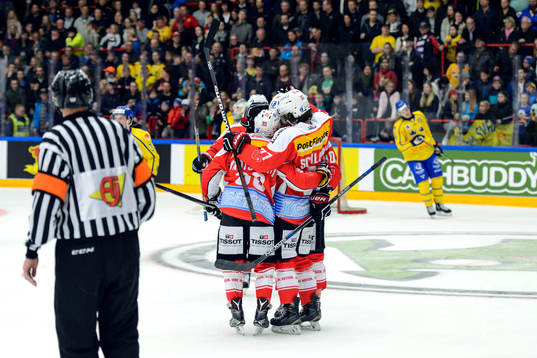 Schweiz jublar