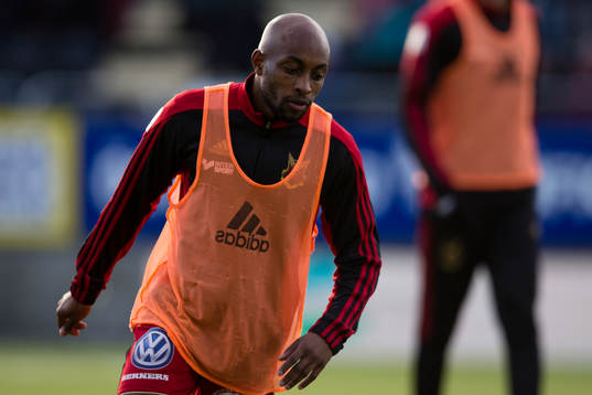 Östersunds Fouad Bachirou värmer upp
