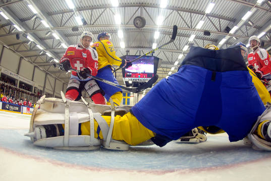 Bläddra bland fler bilder av Ishockey, Euro Hockey Challenge,  Sverige - Schweiz