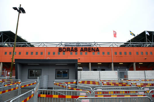 Säkerhetsstaket utanför Borås Arena