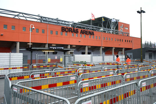 Säkerhetsstaket utanför Borås Arena
