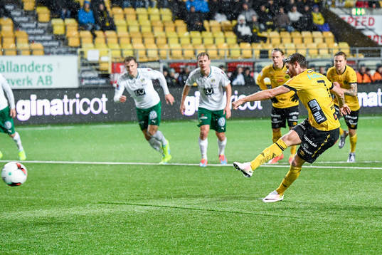 Elfsborgs Marcus Rohdén gör 4-1 på straff