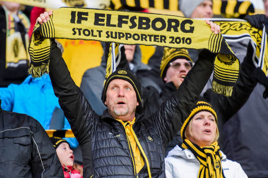 Elfsborgs supporter med halsduk