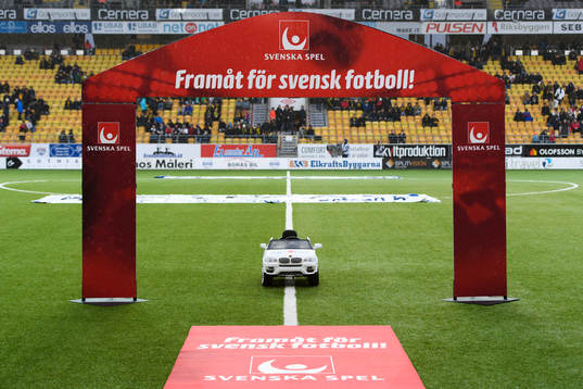 Svenska spel innan fotbollsmatchen i Allsvenskan mellan