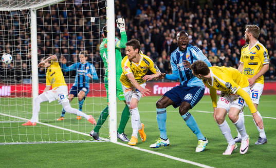 Djurgårdens Omar Colley jublar