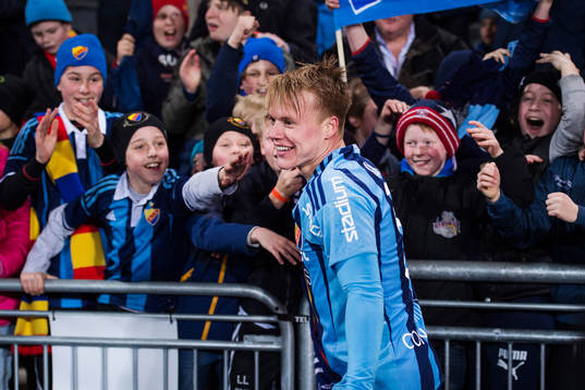 Djurgårdens Elliot Käck jublar med publiken