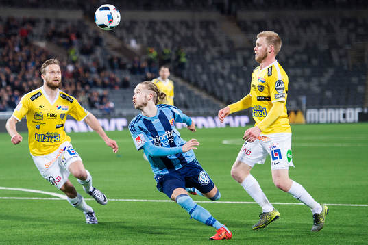 Djurgårdens Daniel Berntsen utmanar Falkenbergs Akseli