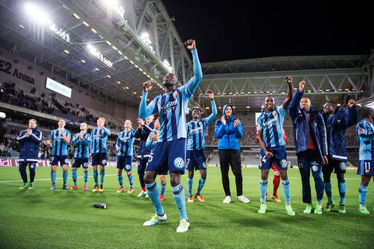Djurgårdens Omar Colley jublar med publiken