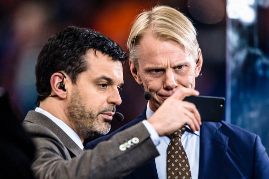 Cmore kommentatorer Tommy Åström och Niklas Wikegård tar