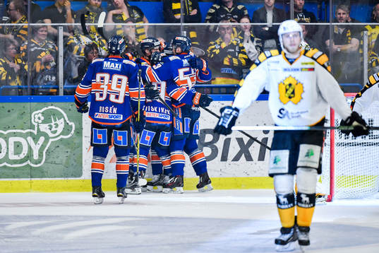 Växjös spelare jublar