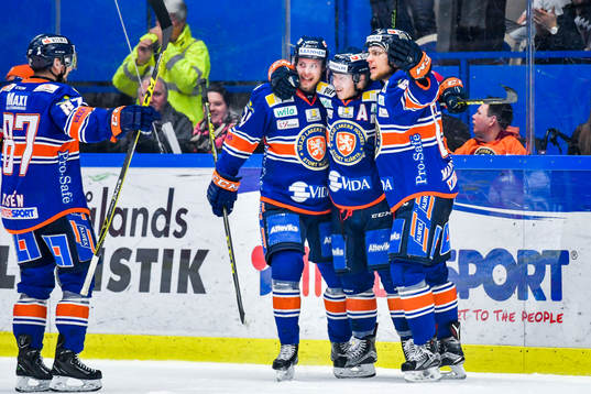 Växjös spelare jublar