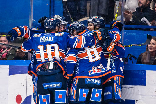Växjös spelare jublar