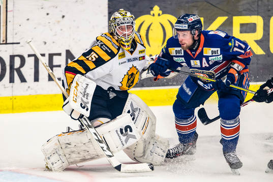 Skellefteås målvakt Markus Svensson och Växjös