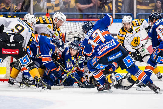 Stökigt framför Växjös mål när målvakt Cristopher