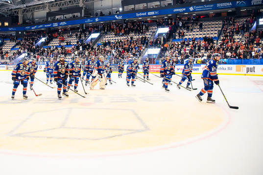 Växjös spelare jublar