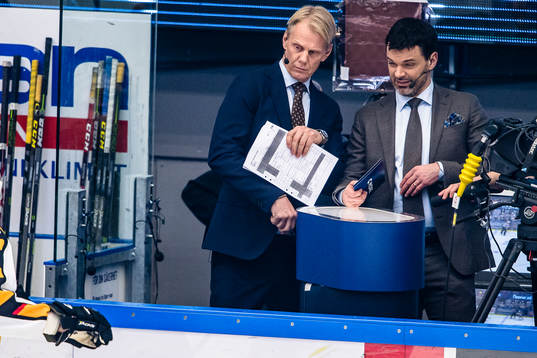 Cmore kommentatorer Niklas Wikegård och Tommy Åström