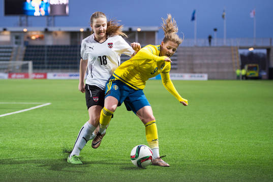 Österrikes Anna Egretzberger och Sveriges Anna Anvegård i