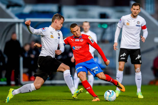 Örebros Erik Moberg och Helsingborgs Jordan Larsson