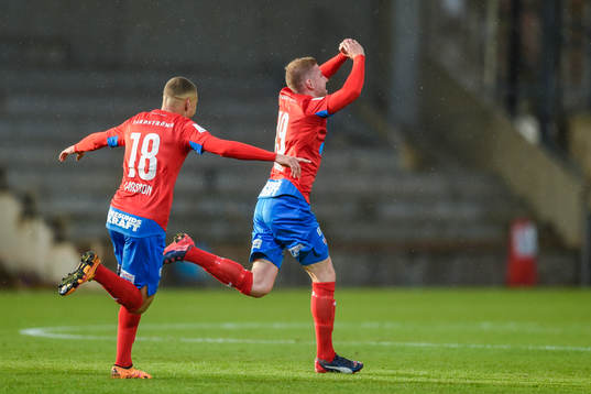 Helsingborgs Jordan Larsson och Darijan Bojanić jublar