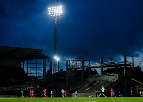 Byggnadsställningar runt om arenan