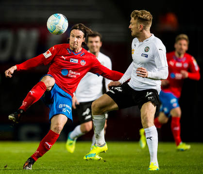 Helsingborgs Linus Hallenius och Örebros Örebros Michael