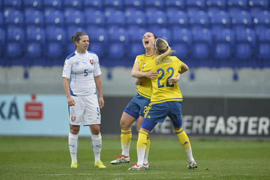 Sveriges Emilia Appelquist jublar