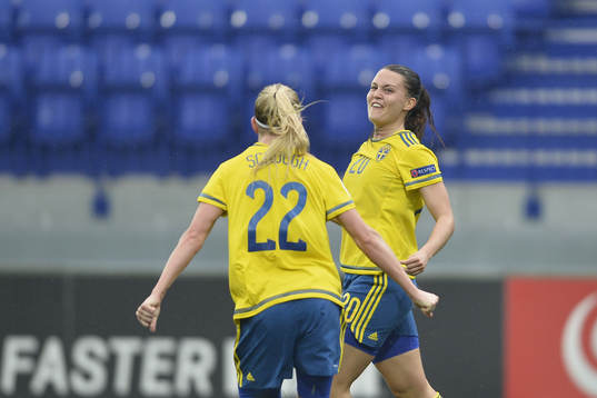 Sveriges Emilia Appelquist jublar