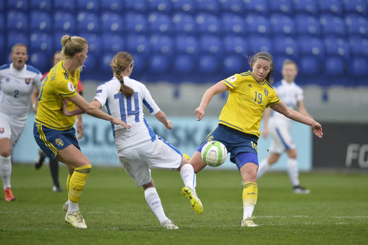 Sveriges Pauline Hammarlund och Slovakiens Petra