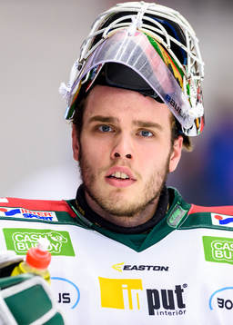 Frölundas målvakt Johan Gustafsson på uppvärmningen