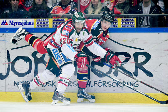 Frölundas Joel Lundqvist och Luleås Peter Cehlarik