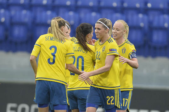 Sveriges spelare jublar