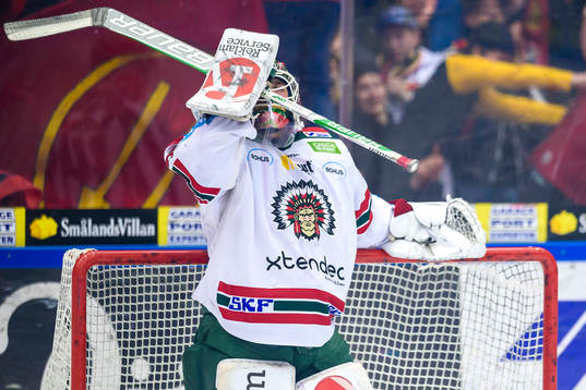 Frölundas målvakt Johan Gustafsson deppar
