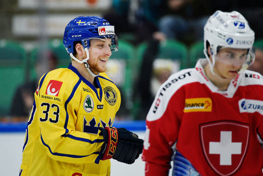 Sveriges Linus Hultström jublar