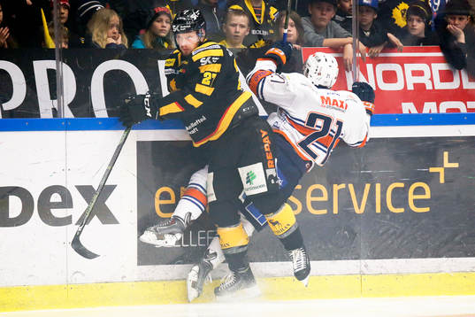 Skellefteås Martin Lundberg och Växjös Cory Murphy