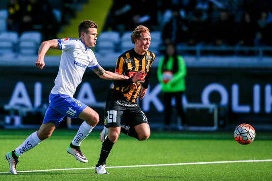 Norrköpings Arnor Ingvi Traustason och Häckens Joel