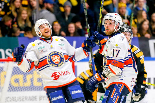 Växjös Alexander Johansson jublar